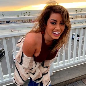 Meet the Posher Ashley ☀️ 🤙 🌊